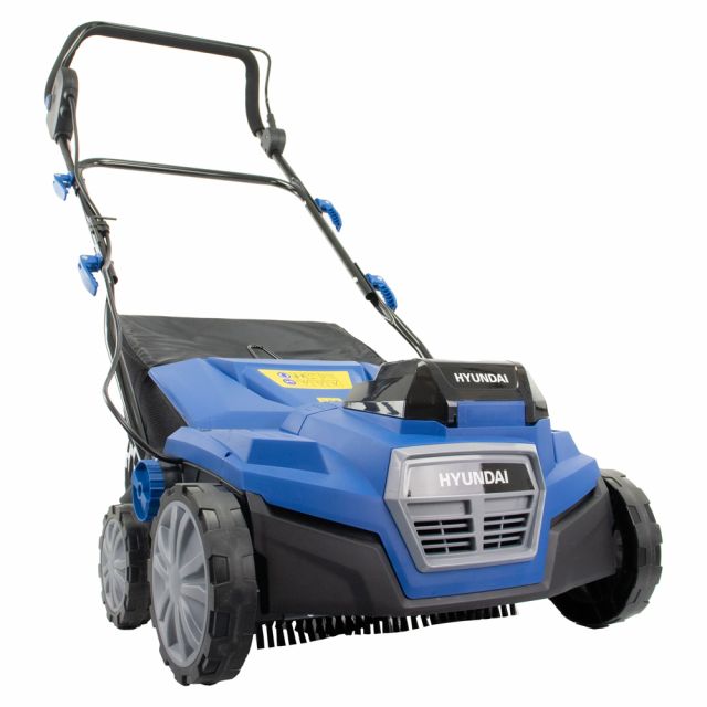 Hyundai HY2197 2 x 20V MAX (40V) Cordless Artificial Grass Sweeper (with 2 x 4Ah Batteries & Twin Charger) 
